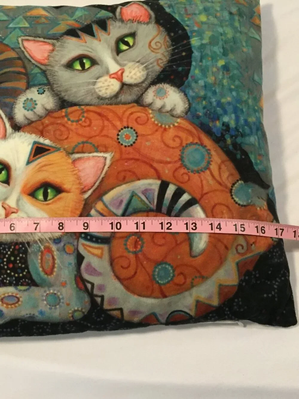 2 Cat Pillows 17